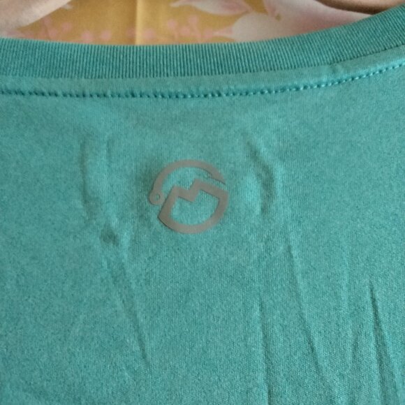Magellan Outdoors Teal Long Sleeve Tee! SPF Fabric! - Picture 4 of 8